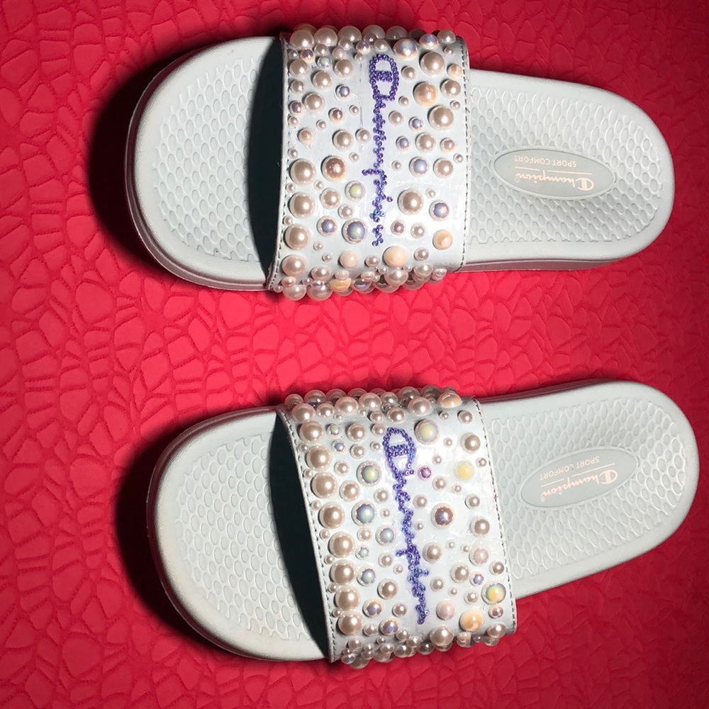 Women’s Champion Customized Slides